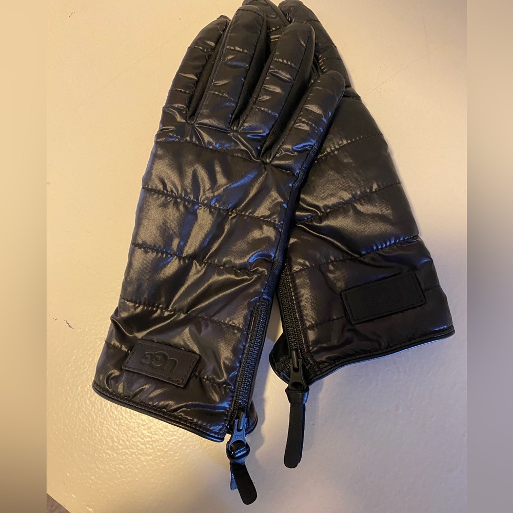 UGG Black Gloves, size small